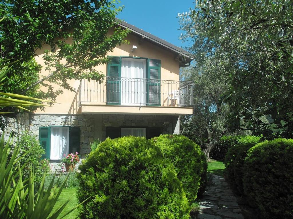 Casa Sylviane Villa Pietrabruna Екстериор снимка